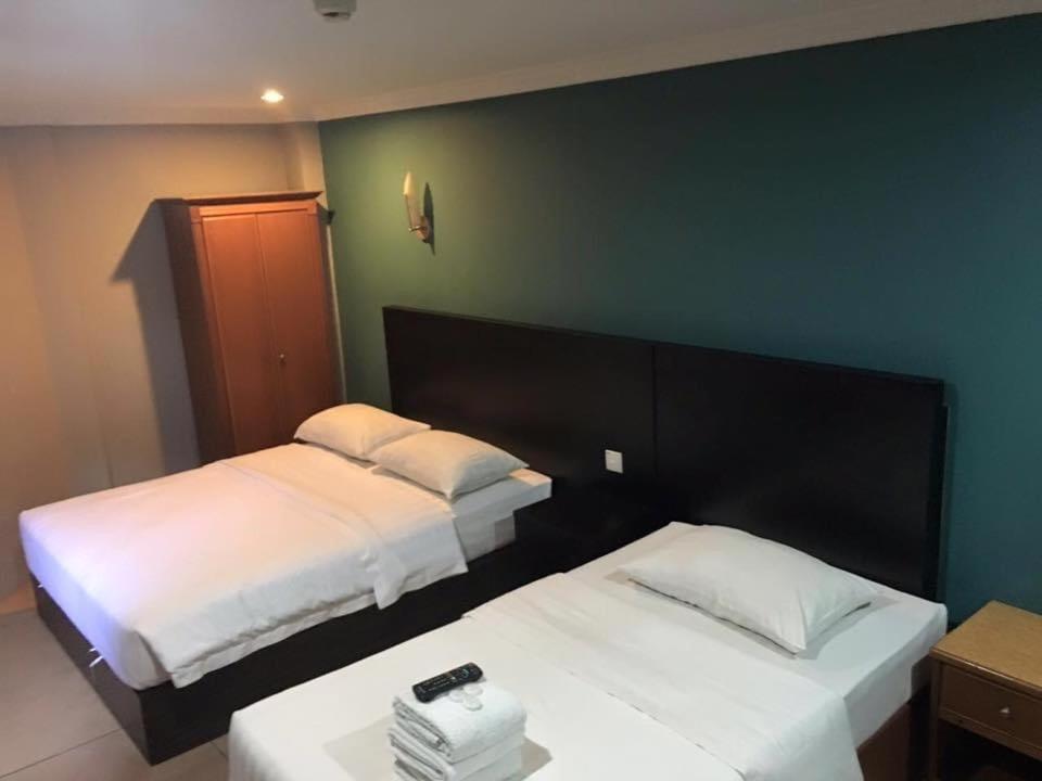 River Park Hotel Sibu Esterno foto