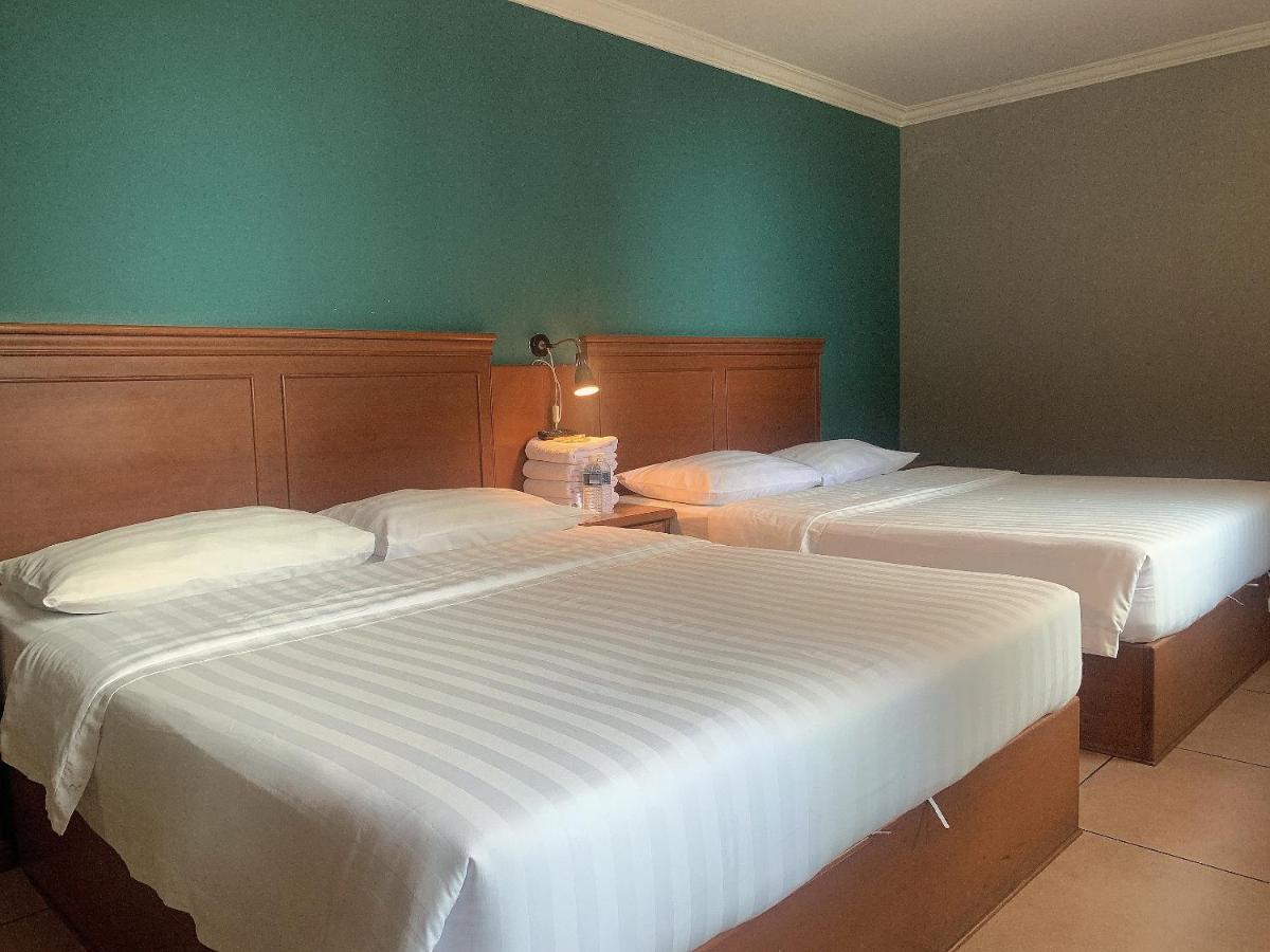 River Park Hotel Sibu Esterno foto