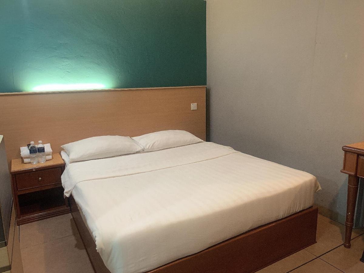 River Park Hotel Sibu Esterno foto