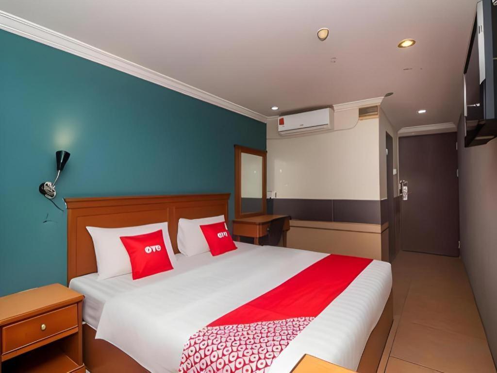 River Park Hotel Sibu Esterno foto