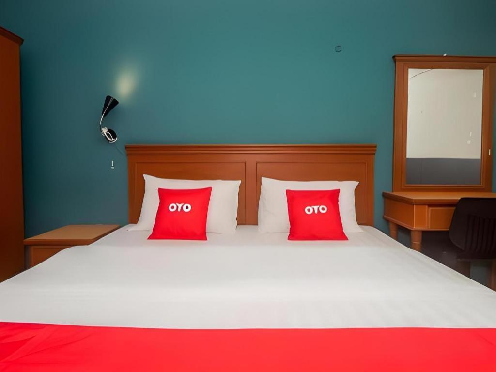 River Park Hotel Sibu Esterno foto