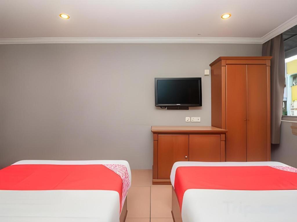 River Park Hotel Sibu Esterno foto