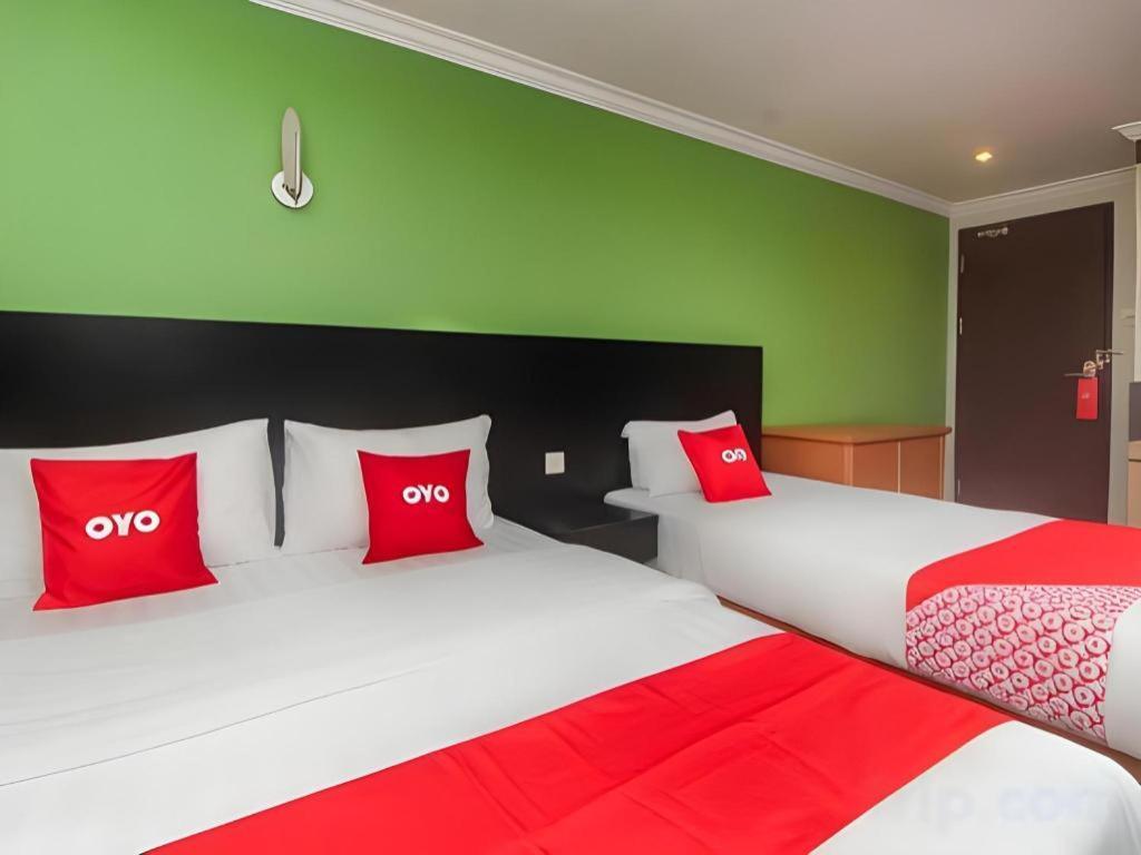 River Park Hotel Sibu Esterno foto