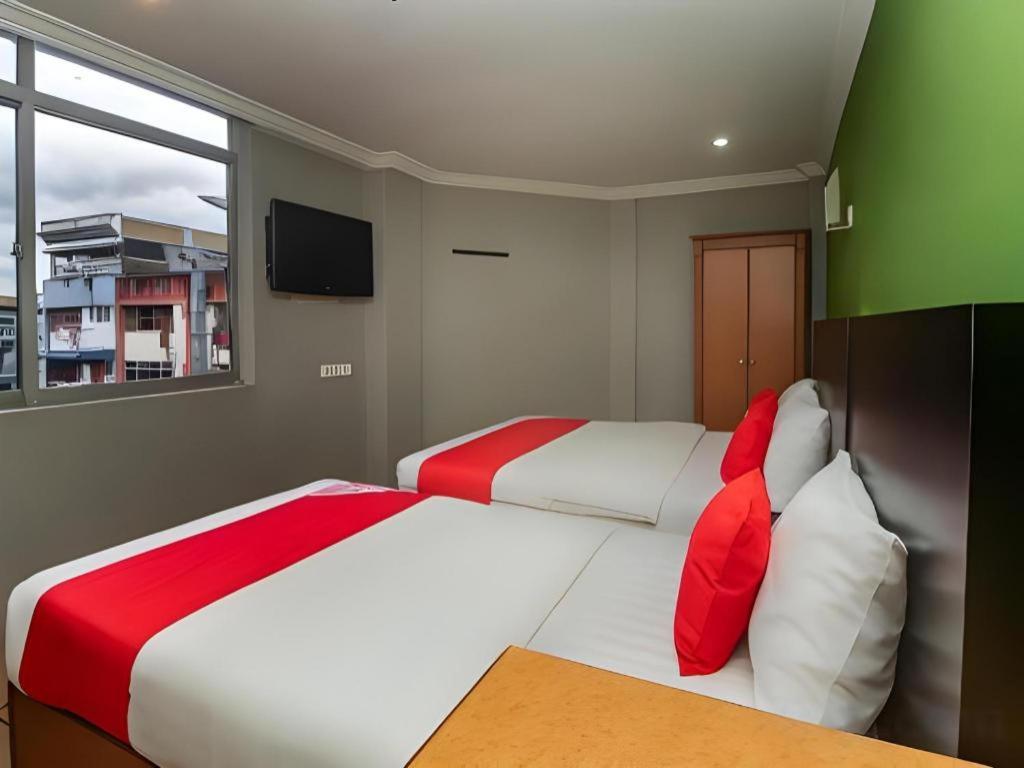 River Park Hotel Sibu Esterno foto