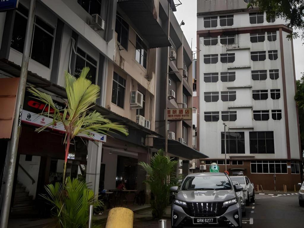 River Park Hotel Sibu Esterno foto