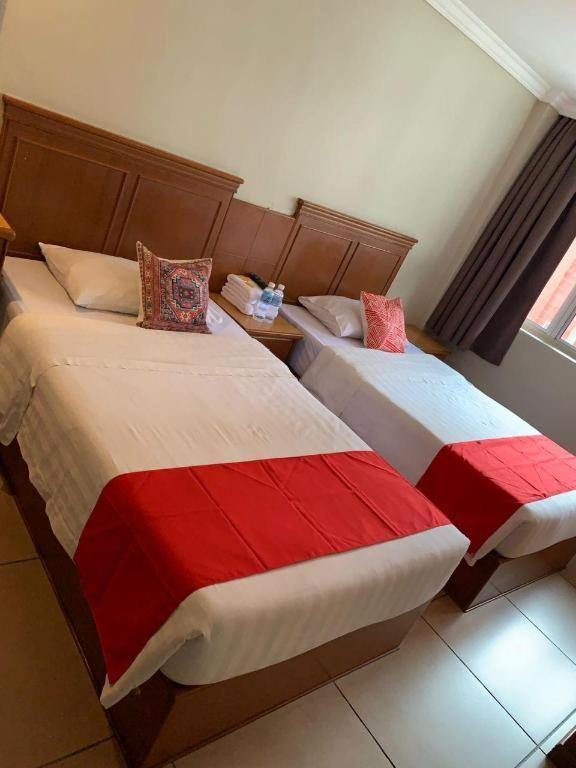 River Park Hotel Sibu Esterno foto