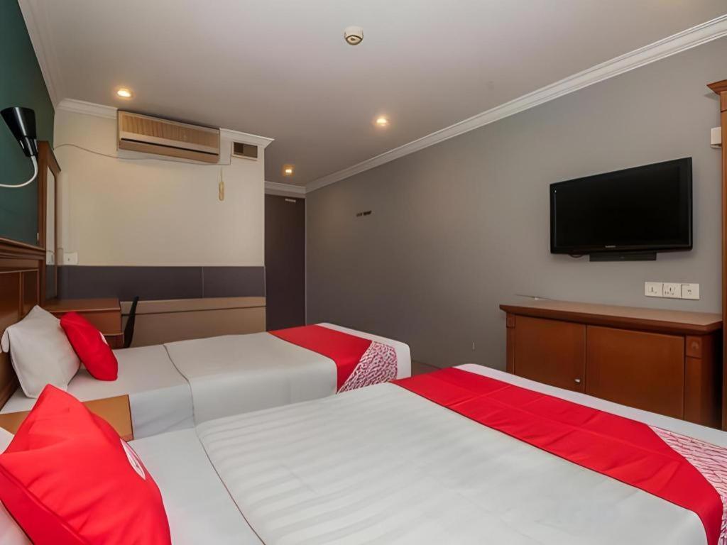 River Park Hotel Sibu Esterno foto
