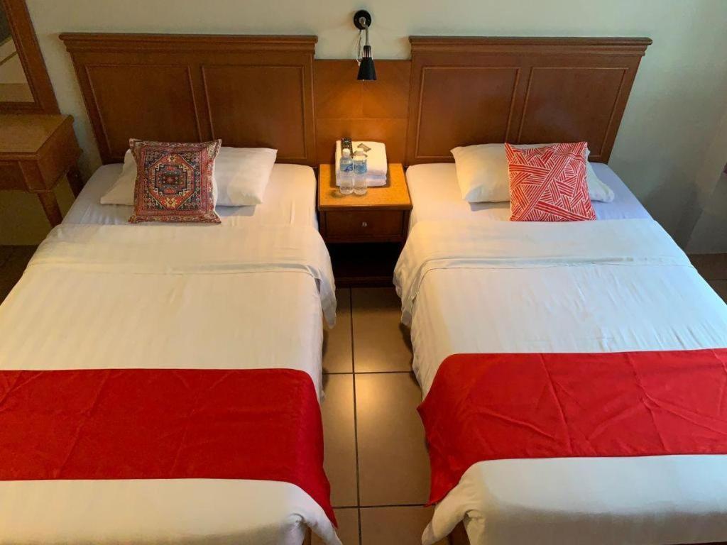 River Park Hotel Sibu Esterno foto
