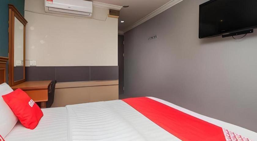 River Park Hotel Sibu Esterno foto