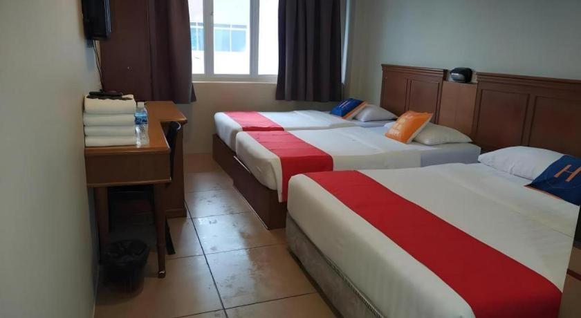 River Park Hotel Sibu Esterno foto